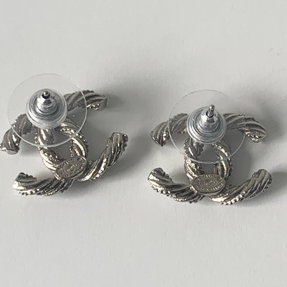 ❌ SOLD ON IG: Chanel CC Crystal and Pewter Studs - Picture 5 of 8